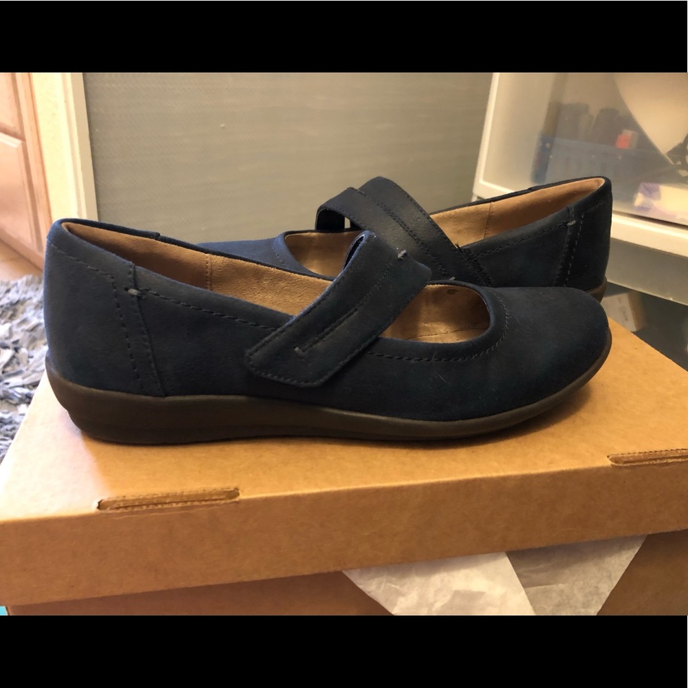 Easy Spirit Loafers! Size 7